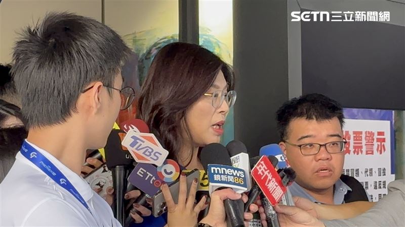 鄭麗文投票受訪表示，希望能夠順利圓滿地完成國民黨黨主席的選舉。（圖／記者詹宜庭攝影）