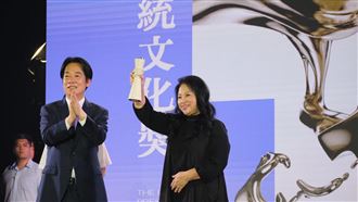 奉獻感染者40年義無反顧！她獲總統文化獎