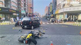 嘉義興業西路與仁愛路路口17日下午發生一起死亡車禍。（圖／翻攝畫面）