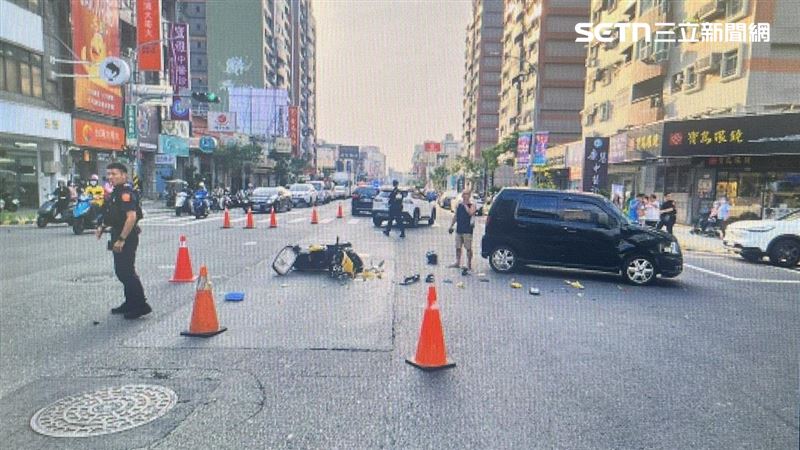 嘉義興業西路與仁愛路路口17日下午發生一起死亡車禍。（圖／翻攝畫面）