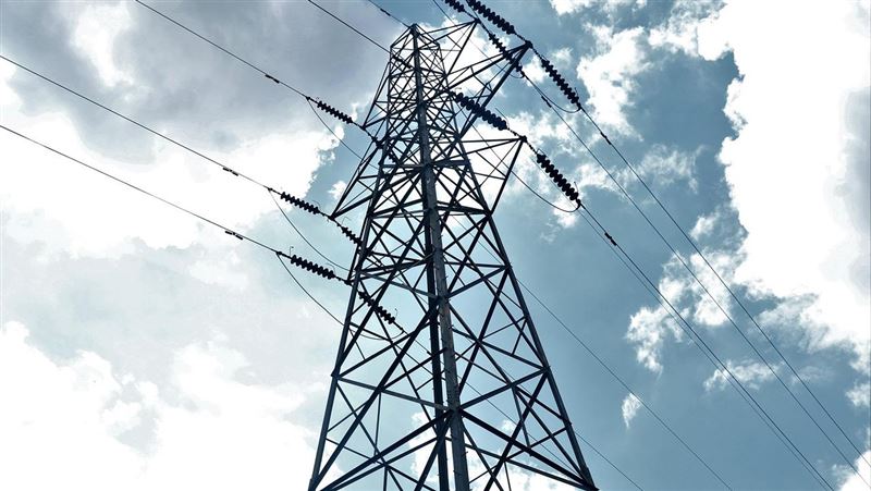 投資人透過美國電力基建ETF作中長期被動投資,可以一舉囊括美國多元電力產業潛力股,順勢掌握新一輪AI產業鏈成長爆發商機,股價也有機會越抱越香。(示意圖/PIXABAY)