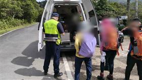 新北市坪林區今天（18日）上午11時許發生一起蜂蟄事件，7位民眾在鷺鶿岫地區從事戶外活動時，突然遭遇蜂群攻擊被蟄傷。