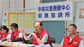 中央前進協調所總協調官季連成說明因應準颱風「風神」防颱整備工作。（圖／行政院提供）