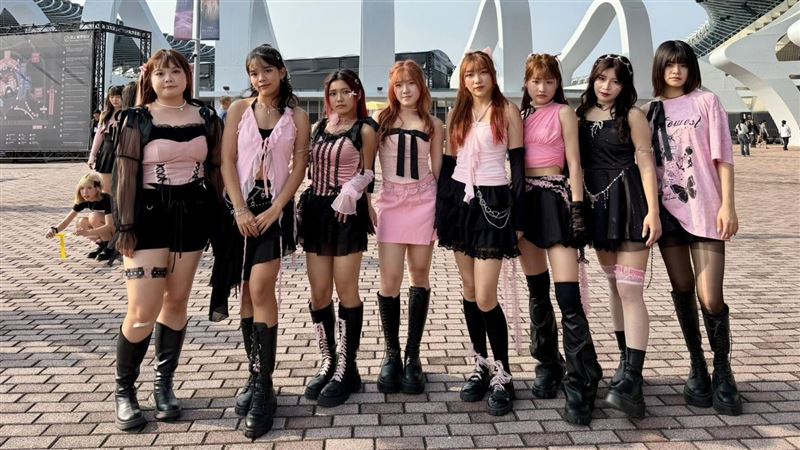 BLACKPINK場外變舞池　超辣台南舞團快閃