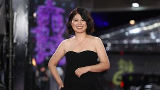 嚴藝文崩潰爆粗口　失控畫面全放送