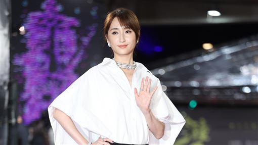 「柯仙」柯佳嬿壓軸現身　女王氣場盡現