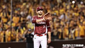 台灣大賽G1，樂天桃猿先發投手魔神樂7局無失分退場。（圖／記者劉彥池攝影）