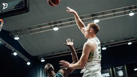 高柏鎧成TPBL第1位達成100阻攻的球員。（圖／福爾摩沙夢想家提供） 