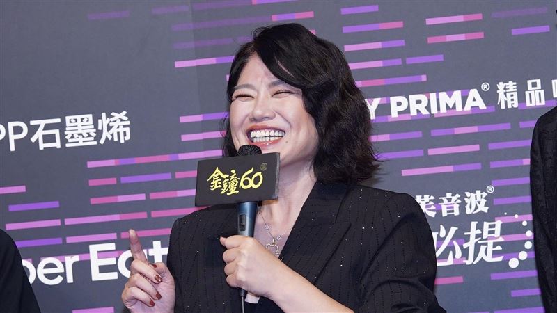 《影后》導演嚴藝文出面領取金鐘獎「最具人氣戲劇節目獎。（圖／記者鄭孟晃、趙于瑩攝影）