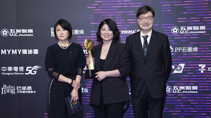 《影后》奪下第一獎！嚴藝文曝拍續集可能