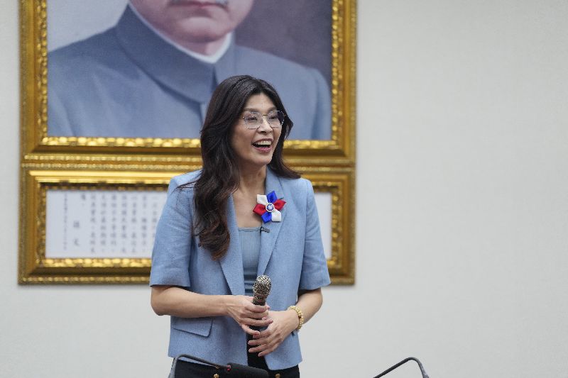 鄭麗文成功當選國民黨主席，她在黨中央發表感言時面帶笑意。（圖／中央社）
