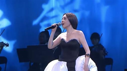 江淑娜震撼復出歌壇！消失10年金鐘獎開唱