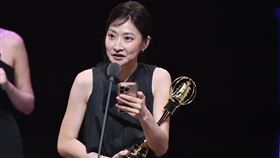 蔡雨氛【蔡宜芬】以《聽海湧》獲戲劇類-迷你劇集（電視電影）編劇獎