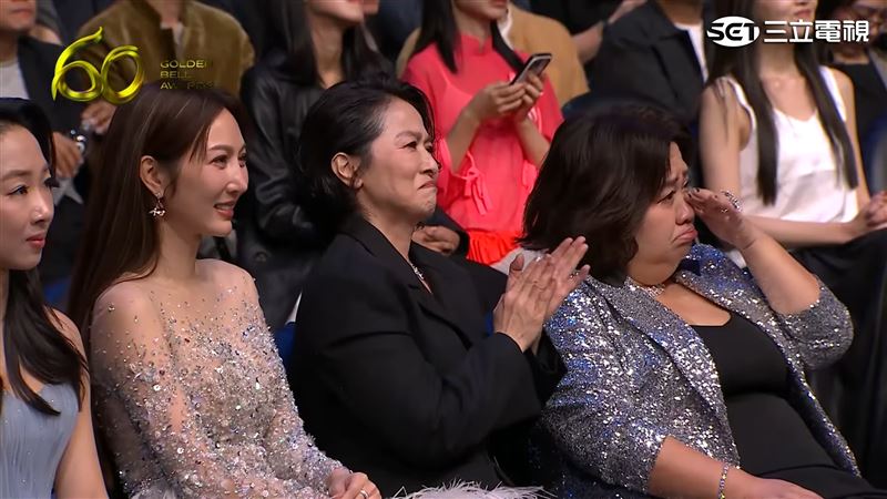 嚴藝文與《影后》演員群感情相當好。（圖／三立電視）