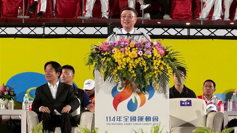 全國運動會18日在雲林登場，行政院長卓榮泰（前）對選手提出3期許。（圖／中央社）