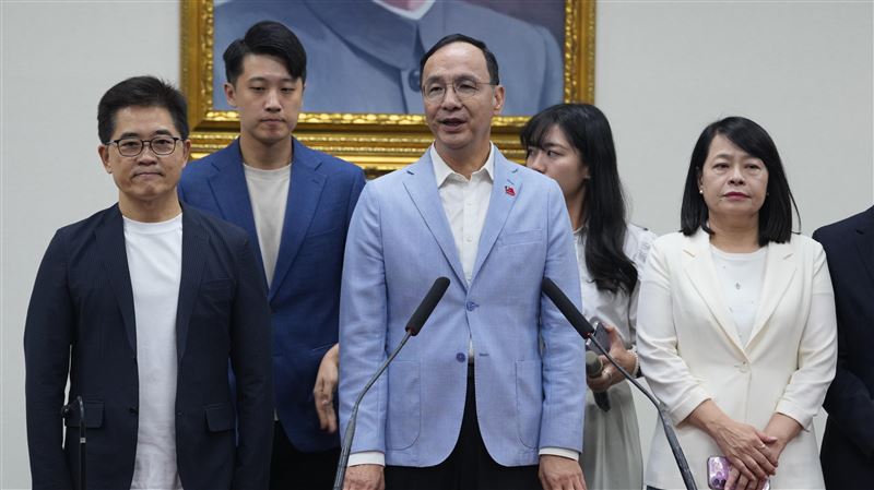 他揭:中共拋棄朱立倫這整代國民黨中生代