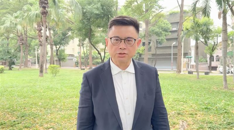 賴瑞隆呼籲國民黨、鄭麗文，應該以台灣、人民為優先，停止親中、讓台灣更加紛亂的行為（圖／賴瑞隆辦公室提供）