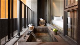 礁溪晶泉丰旅每晚6,035元起入住泉思套房，平日加購高鐵聯票可免費升等家庭套房。（圖／晶華集團提供） 