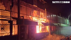 台南後壁區19日凌晨3時許發生一起火警，地點為蘭花培育園區，業者初估損失300萬元。（圖／翻攝畫面）