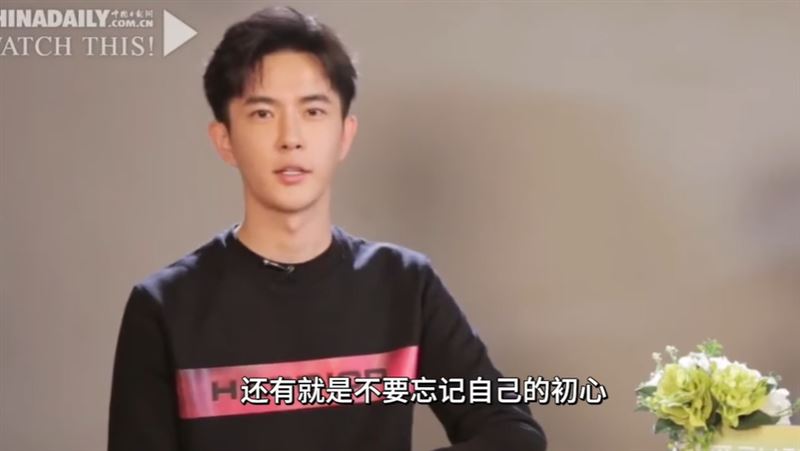 于朦朧用英文朗誦《向陽花》曝光根本不想死。全網震撼心碎齊為他申冤。（圖／翻攝自于朦朧英文朗誦《向陽花》youtube）