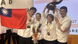 台灣隊勇奪世界冠軍！現場飄揚國旗海嗨翻