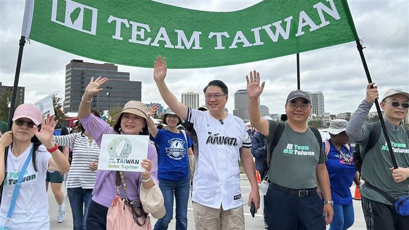 民進黨前秘書長林右昌現身達拉斯「Dallas Heart Walk」健走活動(圖/翻攝自林右昌臉書)