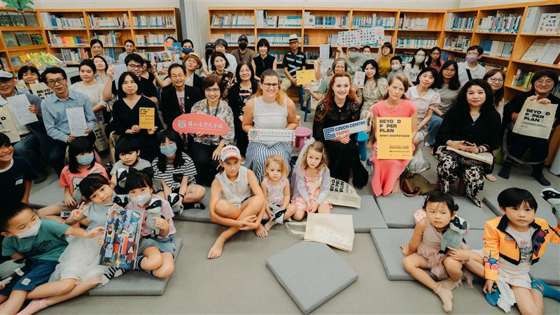 捷克的《躍然紙外》童書展19日在台南盛大開幕。（圖／《躍然紙外》官方照）