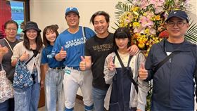 恩師林岳平飛往日本，見證古林睿煬登板。（圖／翻攝自IG @maruko.106）