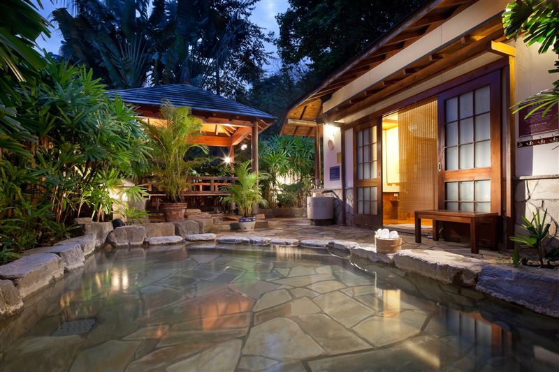 知本老爺「高年級旅行家」住房專案，雙人成行，含早餐及知本森林遊樂區接駁，每晚6,500元起，另加一成服務費，65歲旅人憑證件入住再享優惠。（圖／飯店旅宿業者提供）
