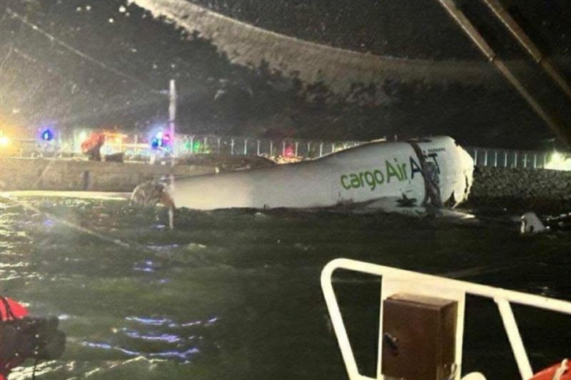 新／阿聯酋貨機衝出跑道墜海　死傷曝光