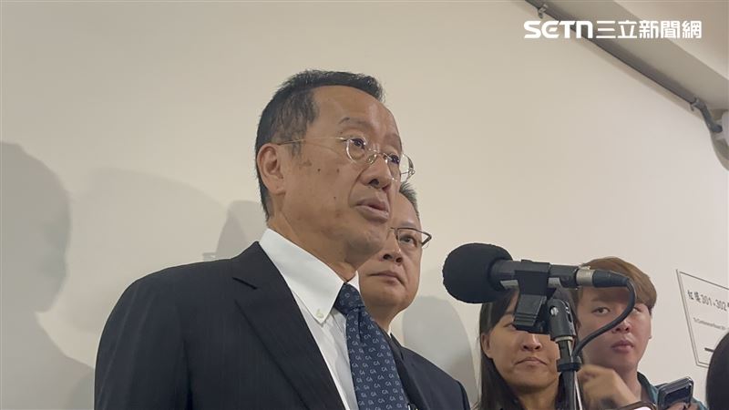 顧立雄受訪。（圖／記者詹宜庭攝影）