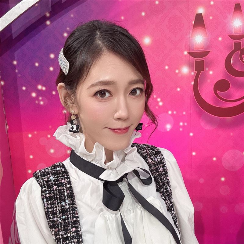 女星裴琳暴瘦賣雞蛋糕。（圖／翻攝自蔡裴琳臉書）