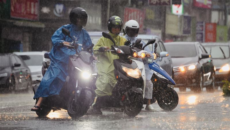 強降雨狂炸！今晚起到明天這幾地大豪雨