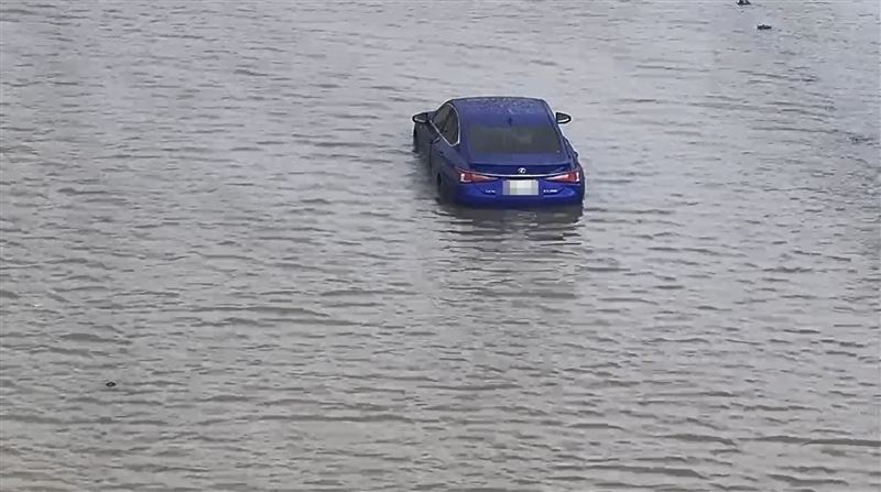 車輛受困情形。（圖／民眾提供）