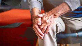 10/20國際骨鬆日，存「骨」本3撇步。（圖／醫健新聞網提供）