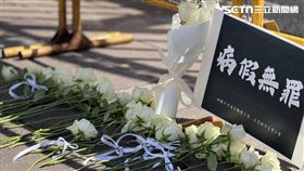 桃園市空服員職業工會、長榮航空企業工會10月15日在立法院前舉行記者會，請立院修法保障員工請假權益、禁止病態的企業文化。（圖／記者李育道攝影）長榮航空,空服員,白玫瑰,抗議,立法院,請假