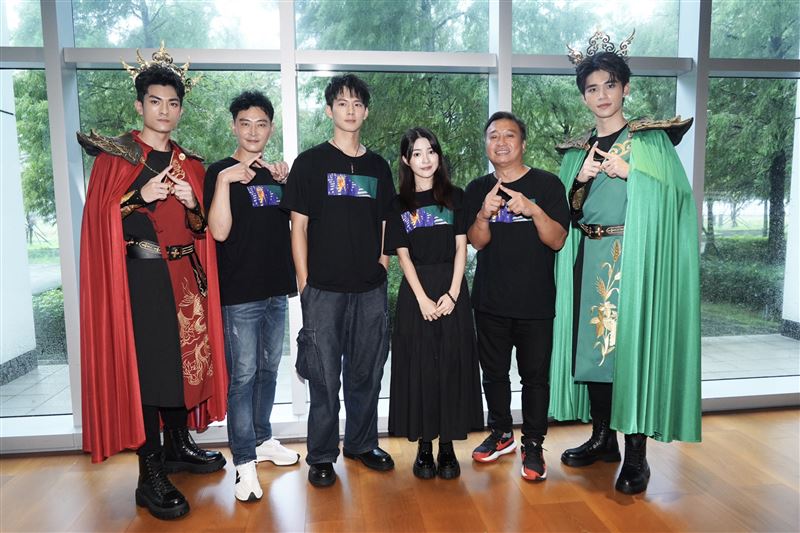 王品澔（右起）、王中平、韓菲、吳念軒、陳冠霖、黃登楷（圖／記者趙于瑩攝影）