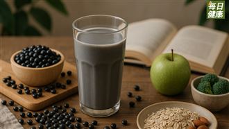 黑豆漿抗老又穩血糖！「3大好處」適合這些人喝　1搭配法更健康