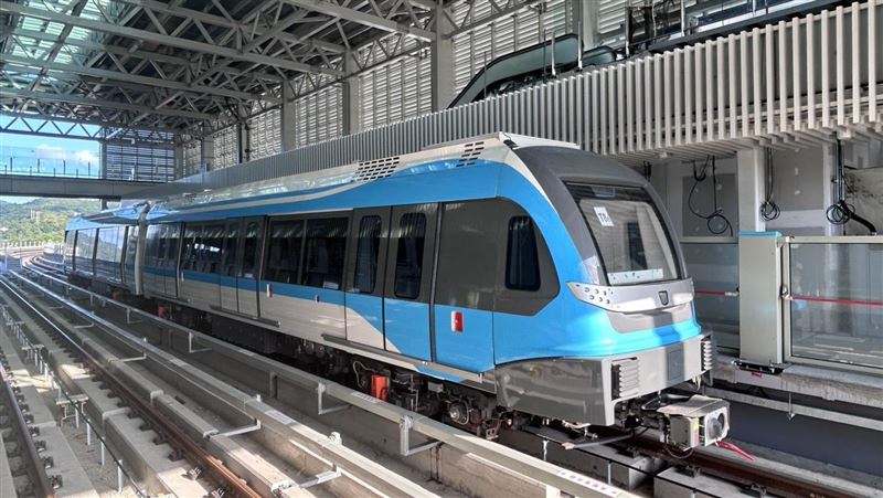新北捷運三鶯線目前進度95%，列車已進入「全線全系統整合測試」，預計年底完工、明年3月啟用。（圖／新北捷運局提供）