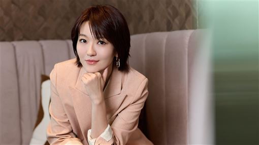 玉女歌手昔遭鹹豬手　男星驚人身分線索曝