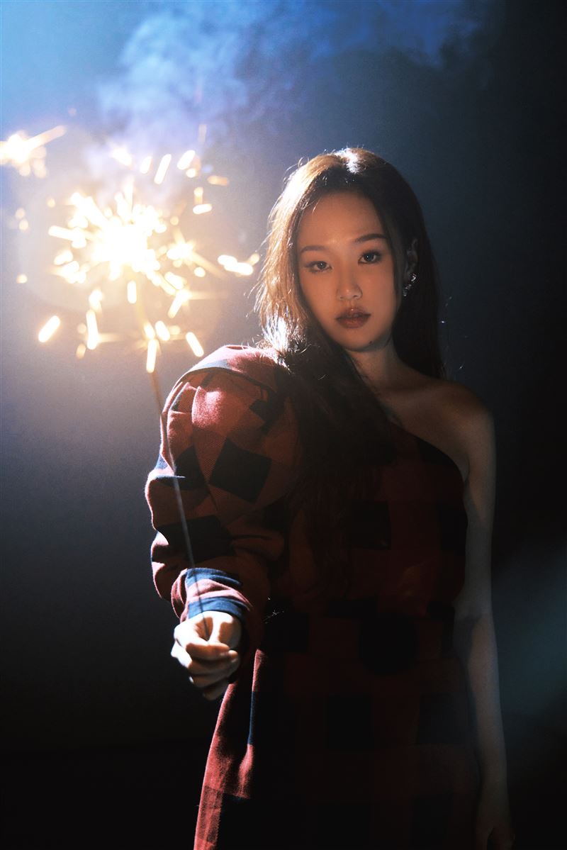 安吉與甄濟如聯手打造〈CRYCRYCRY〉。（圖／索尼音樂提供）
