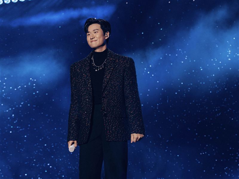 周興哲與3萬名歌迷在星光下開唱。（圖／星空飛騰提供）