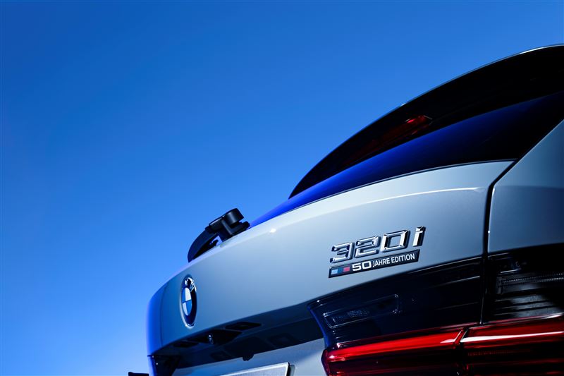 以320i Touring M Sport為基礎，再全面換上M空力套件。（圖／BMW提供）
