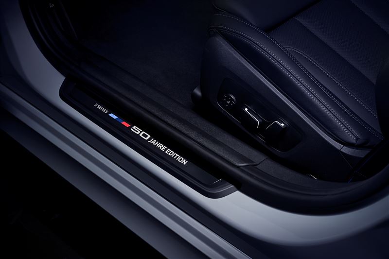 50 Jahre門檻飾板。（圖／BMW提供）