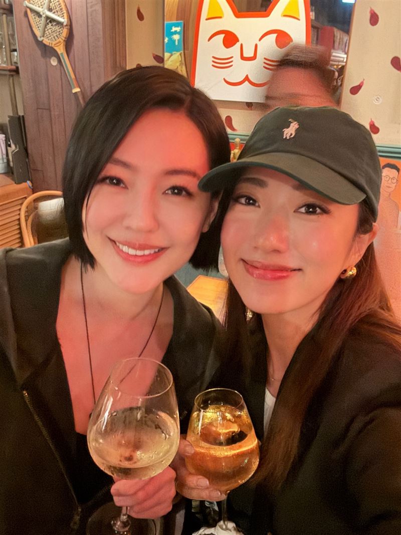 小S（左）與Tiffany合照。（圖／翻攝自臉書）