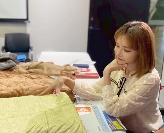 不藏了！電購一姐斯容公開「貼身愛人」羞喊：關係已套牢！