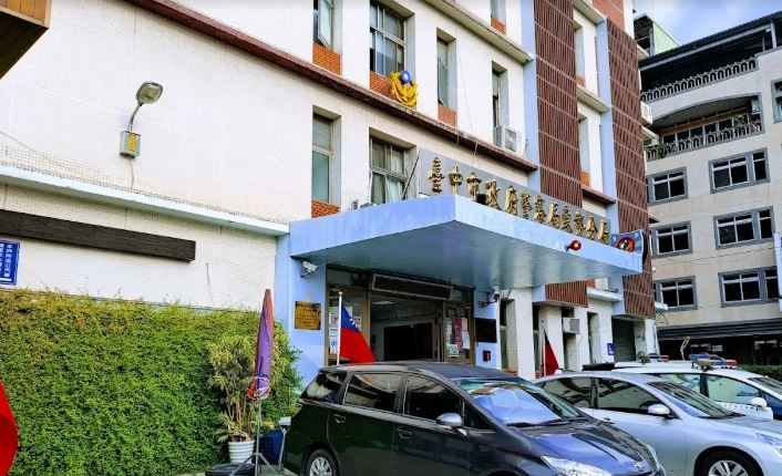 女兒在安親班內遭到一位新入班的男同學性騷擾，對方家長竟到安親班找被性騷女童還將她與哥哥帶到小房間恐嚇。（圖／翻攝畫面）