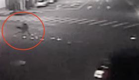 台中市北屯區今（21）日凌晨發生一起死亡車禍。（圖／翻攝畫面）