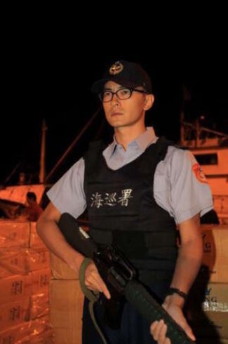 鄭元暢值勤照片曝光，許多網友都稱讚超級帥氣。（圖／翻攝自微博）