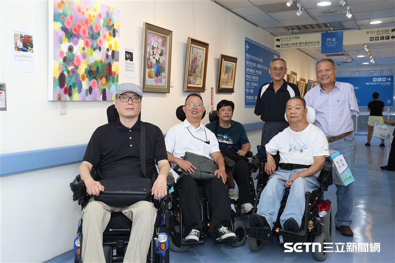 「遇到任何困難時都不要退縮，都會有辦法解決與突破關卡的！」謝坤山老師鼓勵身處逆境或遇到挫折的人們，千萬不要和自己過不去，任何事情都會有解決的辦法的，要學會去面對與接受，然後解決它。（圖／院方提供）